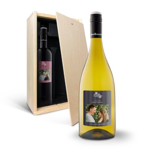 Vingavesæt med personlig etiket - Maison de la Surprise - Merlot & Chardonnay